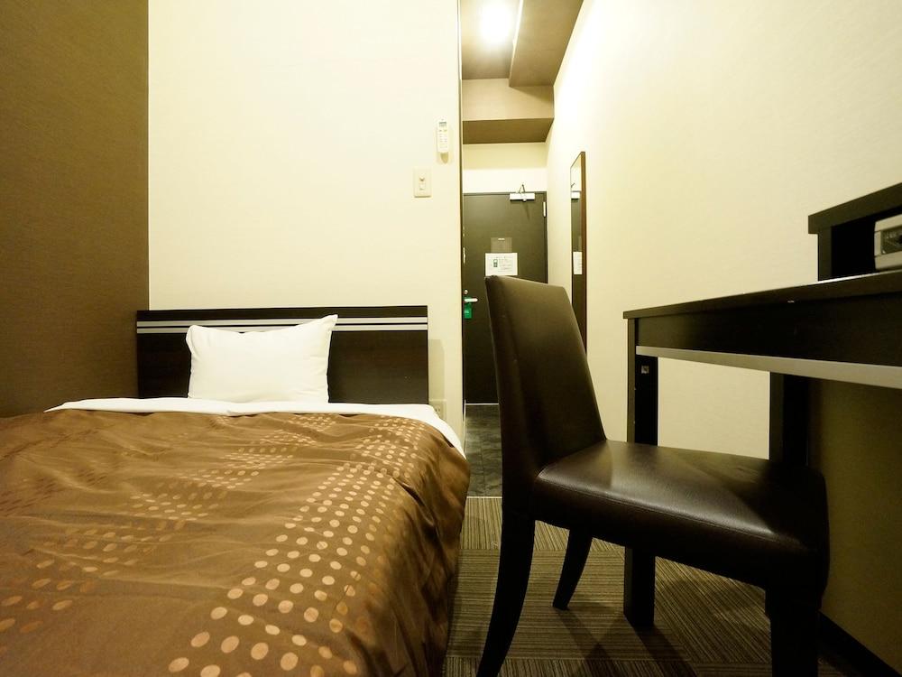 Hotel Livemax Budget Esaka Suita Exteriör bild