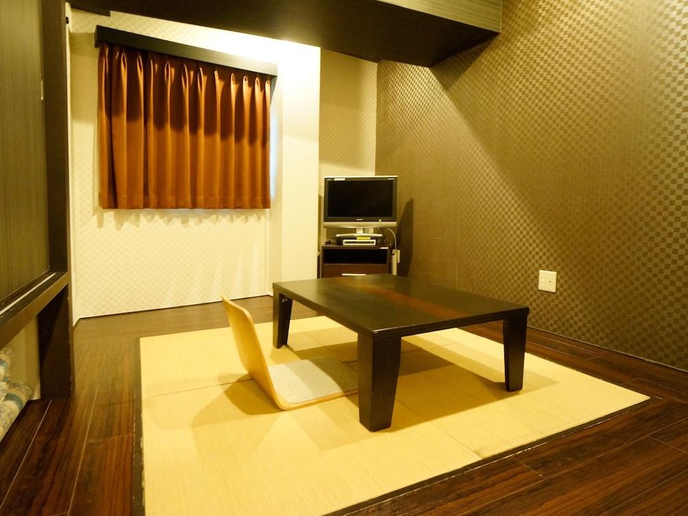 Hotel Livemax Budget Esaka Suita Exteriör bild