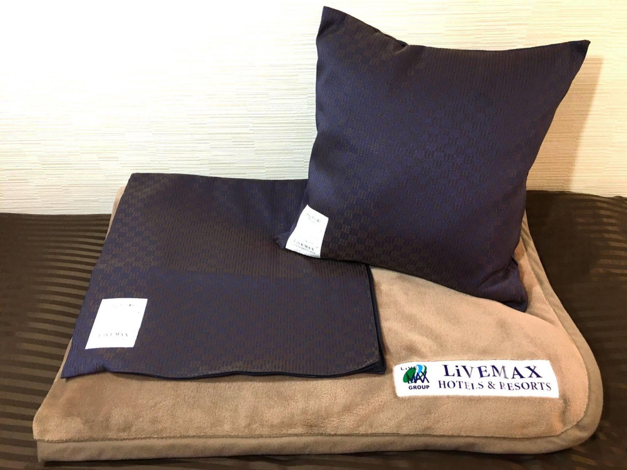 Hotel Livemax Budget Esaka Suita Exteriör bild