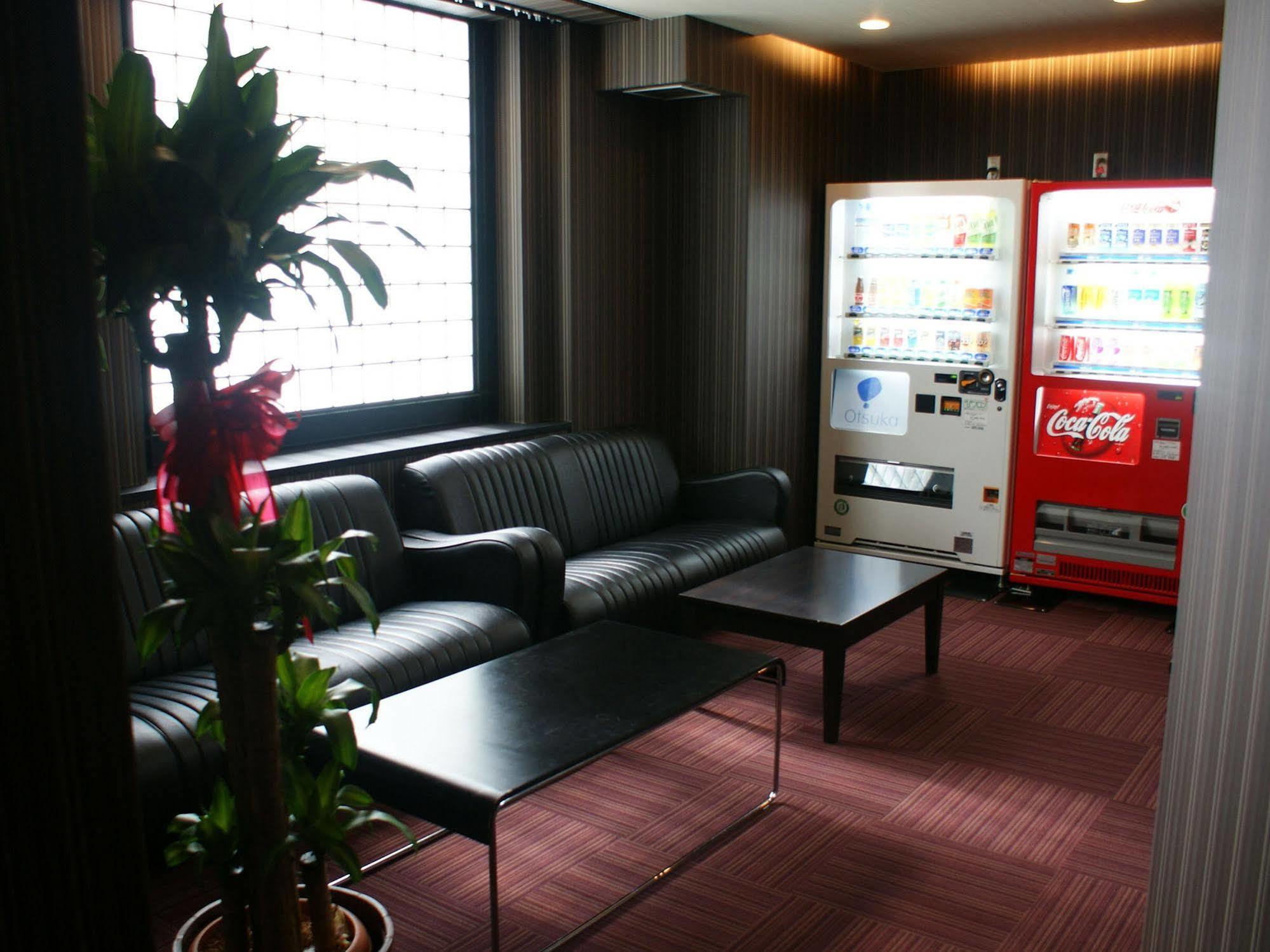 Hotel Livemax Budget Esaka Suita Exteriör bild